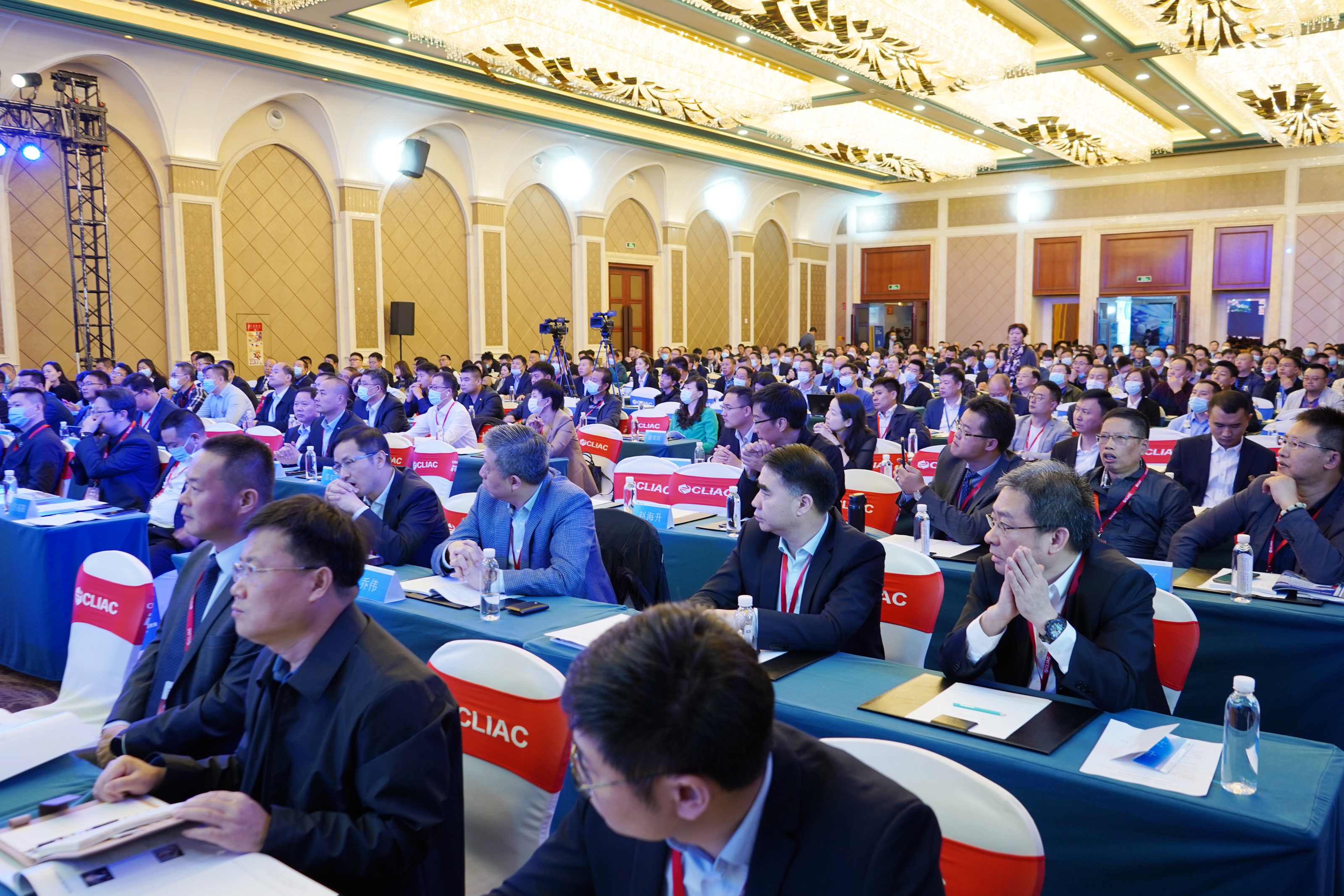 正式会议 (3).jpg